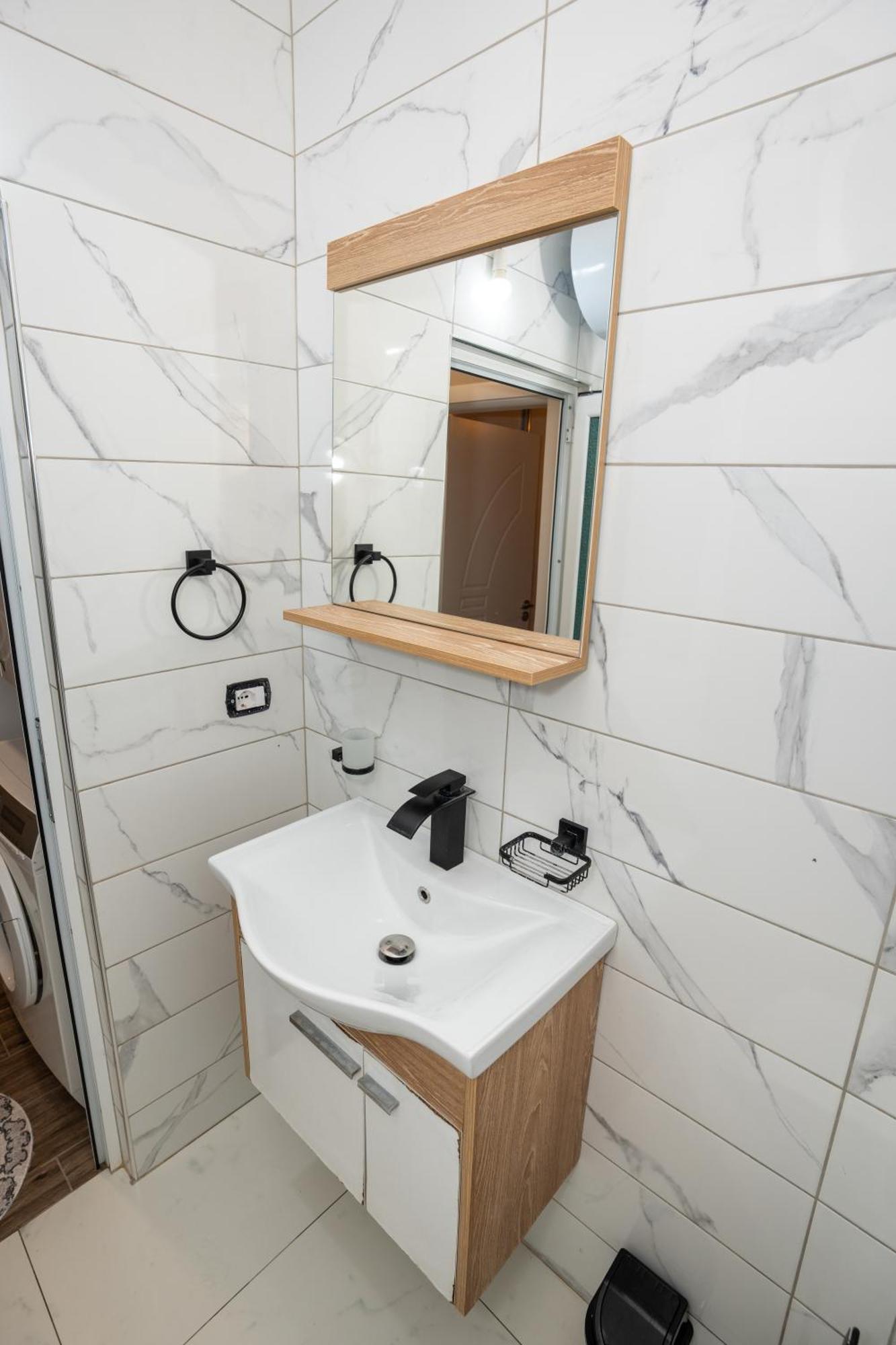 Sunnydream Apartaments Saranda Esterno foto